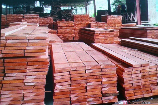 wOOD mATERIALS red meranti
